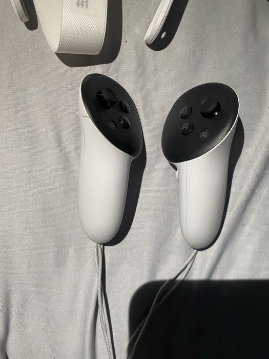 Vând Meta Quest 3 512GB 4K + BOBOVR M3 Pro – ca nou – 3000 RON