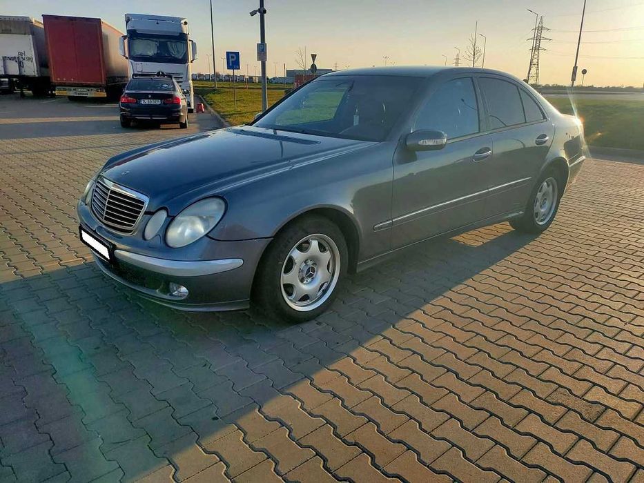 Mercedes E Classe W211, an 2005, motor 2.2 CDI, inmatr RO, acte la zi