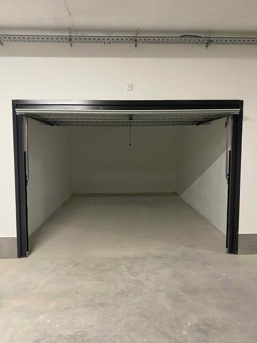 Дава се под наем Гараж / Паркомясто в София, Връбница 1 - 22 кв.м за 127.5 € - Снимка #1