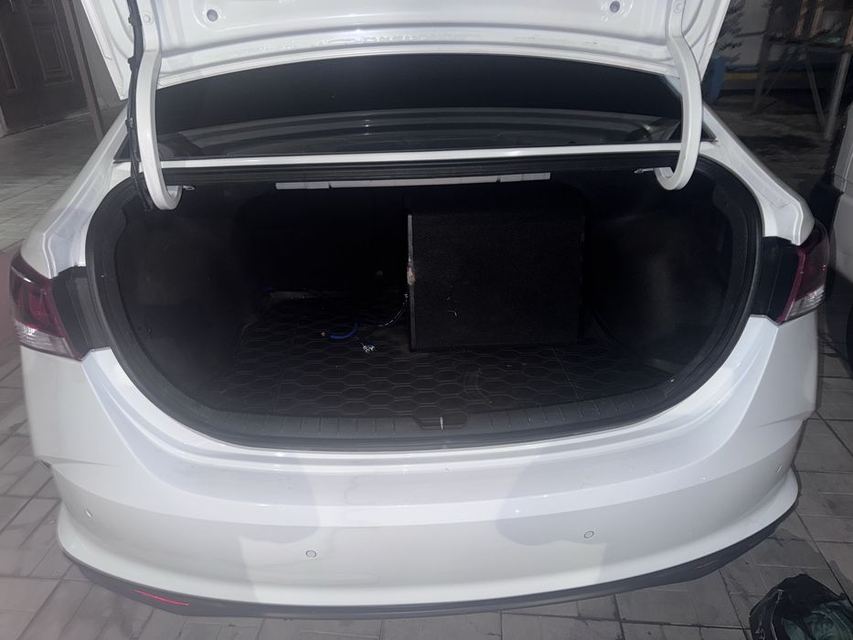 Продаю машину Hyundai Accent 2020 года