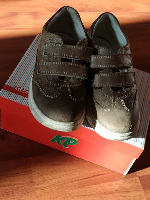 Продам детскую обувь