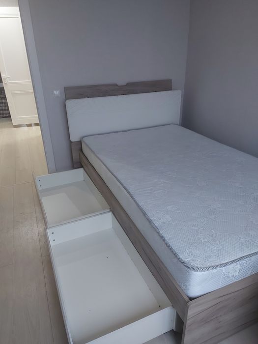 Продам кровать ширина 120 см