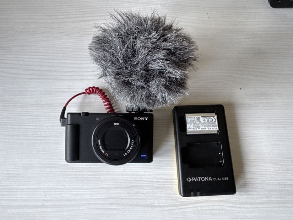 Sony zv-1 + Rode микрофон 2 батерии
