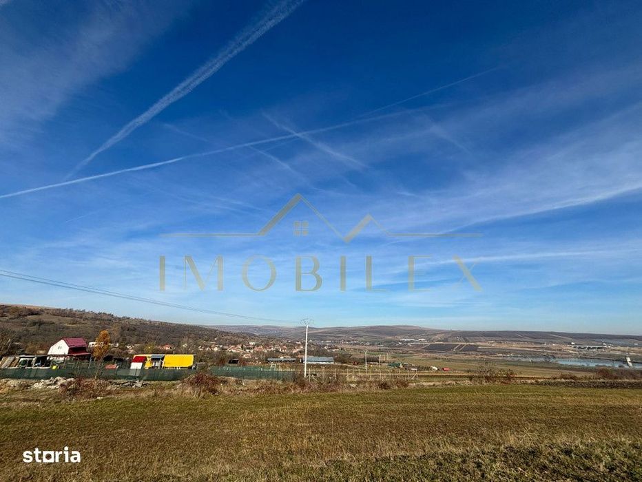 Teren in Comsesti, parcelabil, 5300 mp, vedere frumoasa la lac