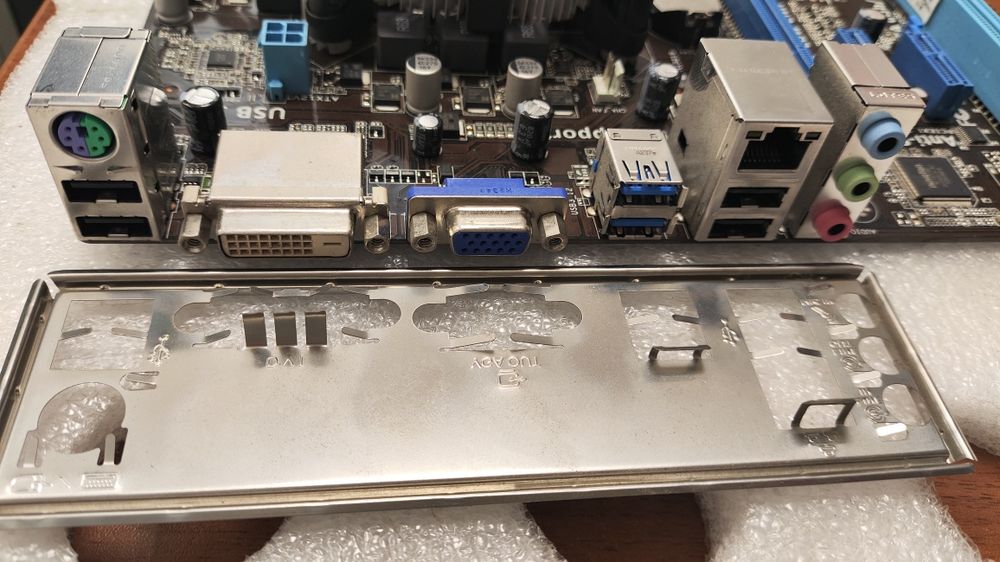 дъно, процесор и памет