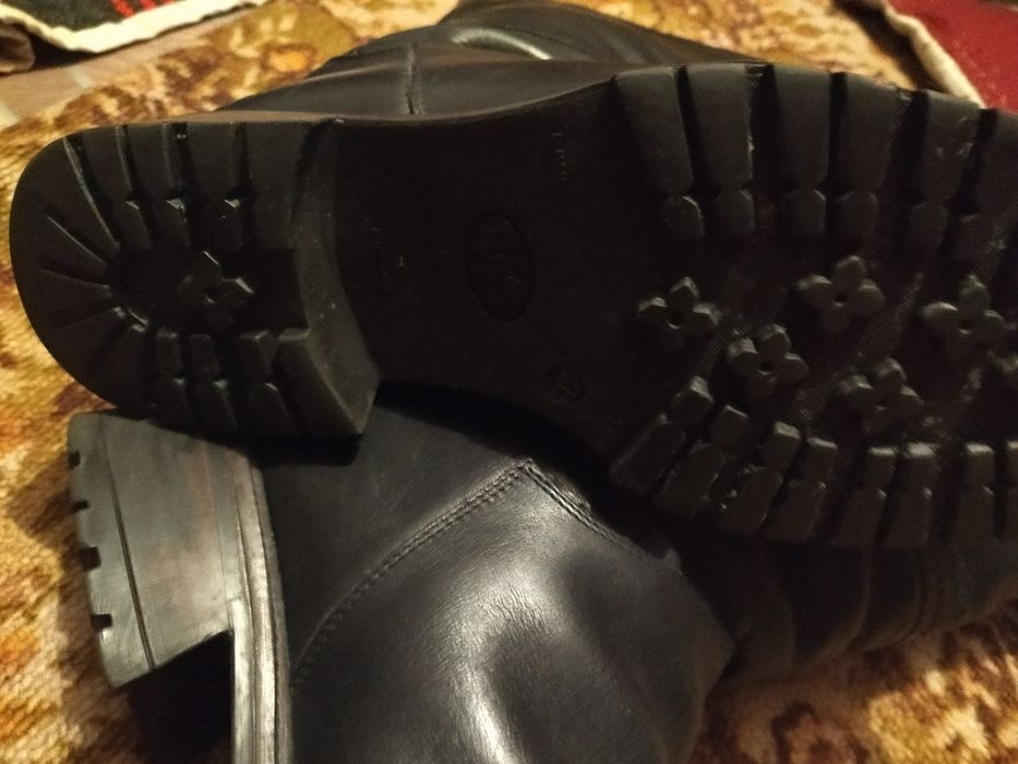 Продам кожаные сапоги.