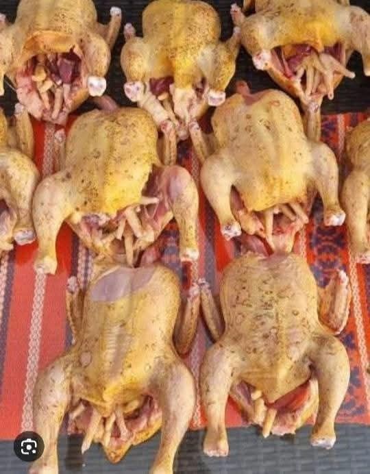 Pui albi de carne și găini albe de carne
