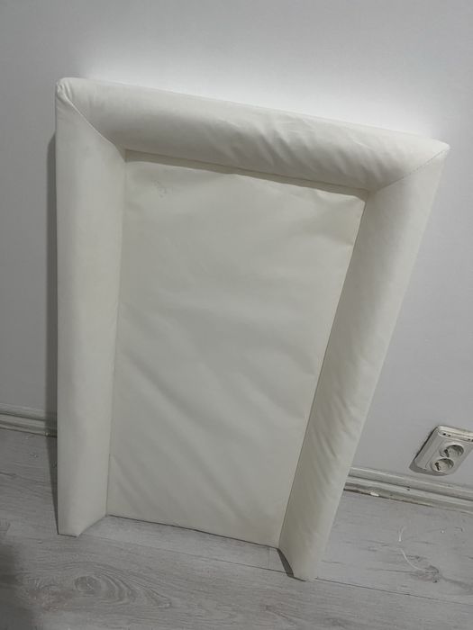 Masa de schimbat/infasat bebelusi cu saltea