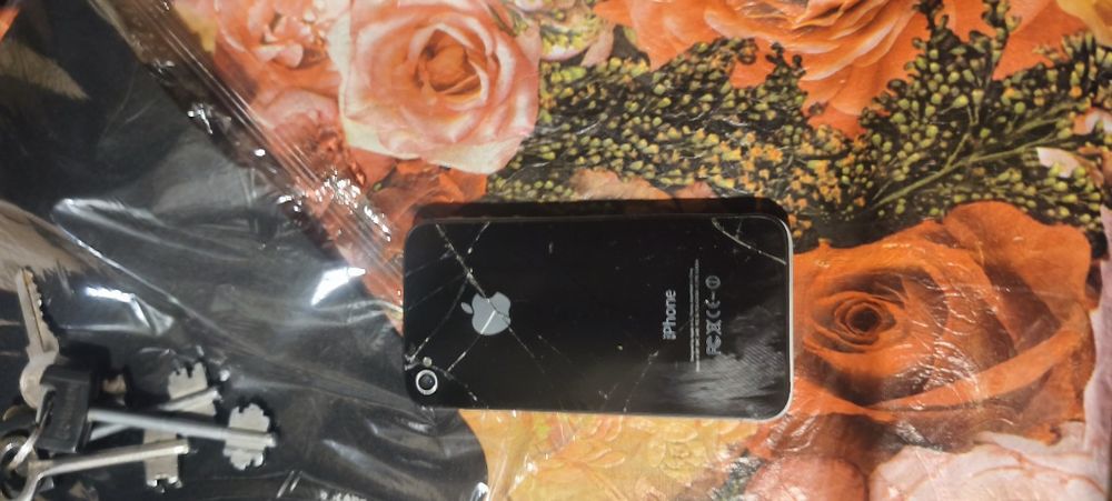 Айфон 4s нужна помощь