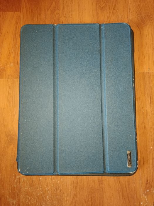 Срочно продам оригинал чехол для iPad