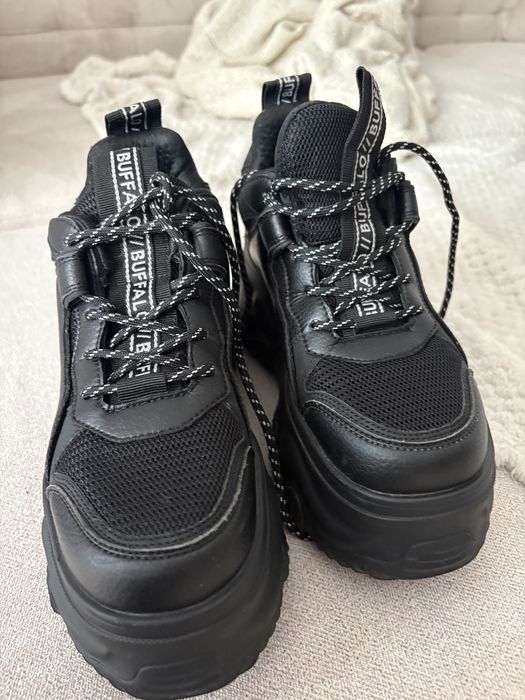 Adidasi buffalo