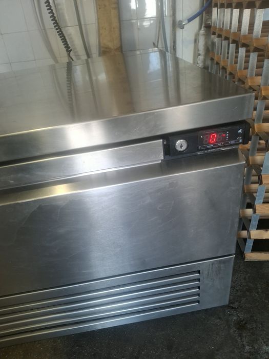 Хладилна маса/ база за уреди   Willams