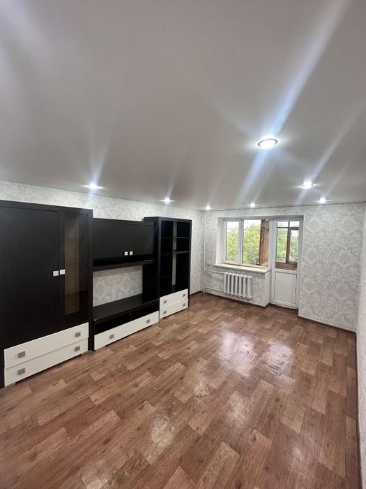 Продам 2-команатную в Центре на 5 этаже