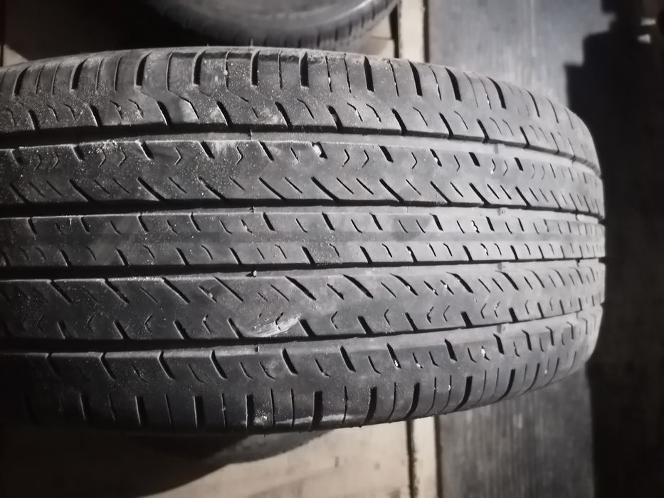 Продам летнию резину на 18