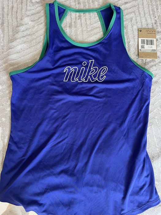 Спортен топ Nike