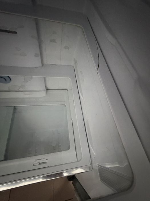 Холодильник Samsung