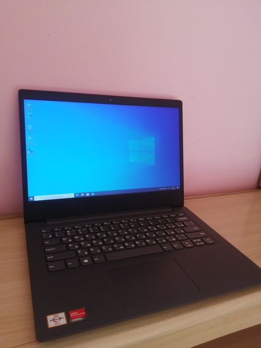 Lenovo /8 Gb DDR4/SSD.