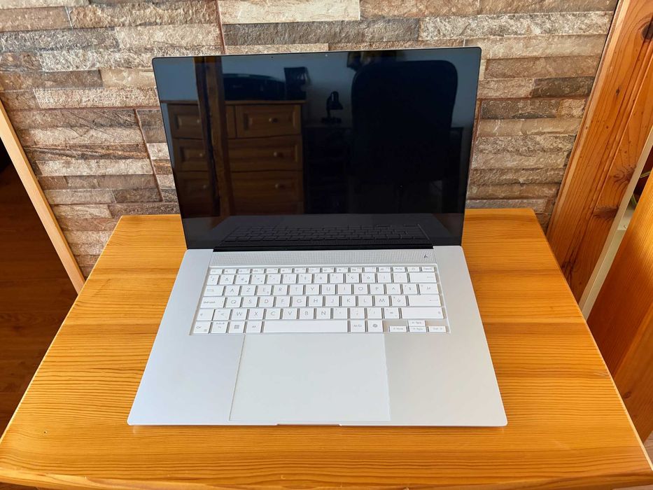 Asus ZenBook S16 OLED laptop - В ГАРАНЦИЯ