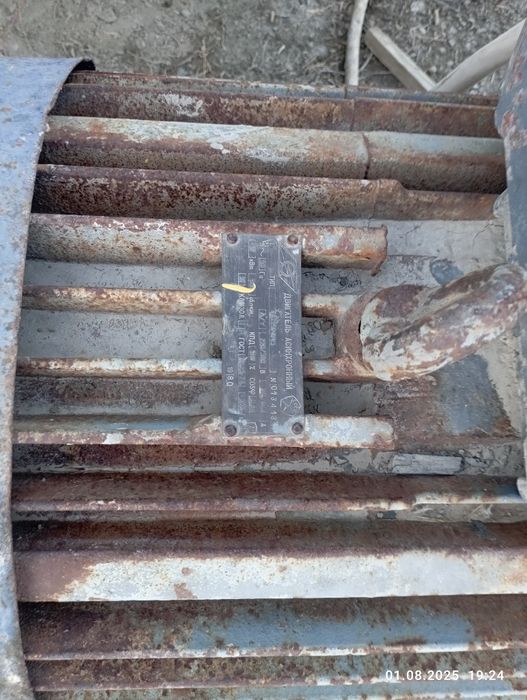 Suv nasosi 300 talik  soz ishlab turipti