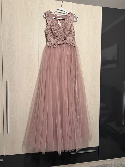 Vind rochie noua marimea 42