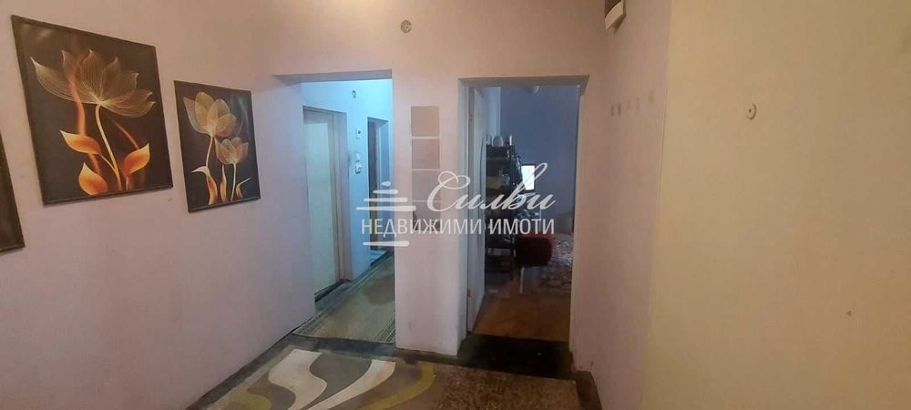 Продава се Четиристаен апартамент в Шумен, Център - 120 кв.м за 2084 €/кв.м - Снимка #4