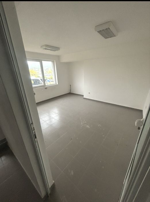 Продава се Промишлена сграда в Брезник - 8002001 кв.м за 0 €/кв.м - Снимка #15