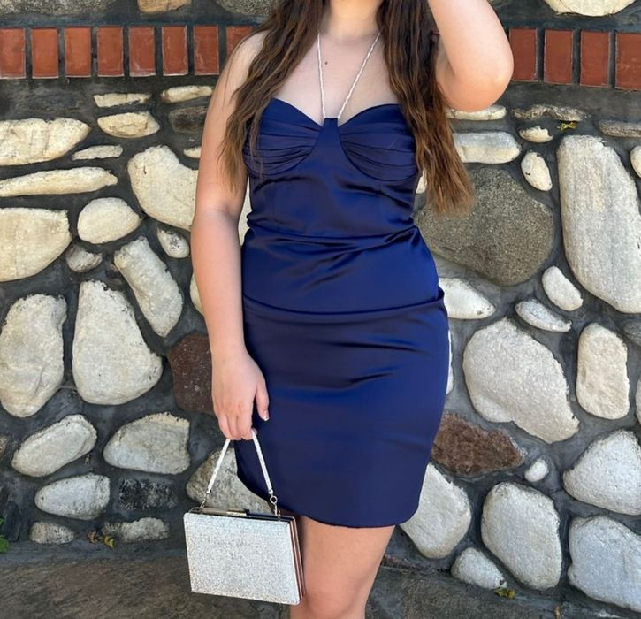 Официална синя рокля