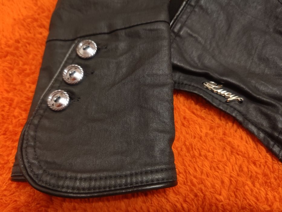 Черно кожено сако