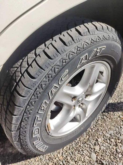 Автомобиль Lexus RX 300