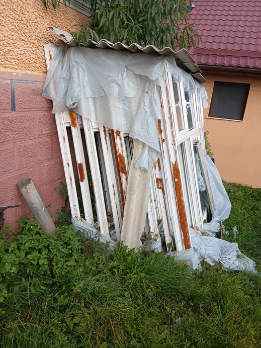 Vând geamuri 1500 de lei bucata negociabil