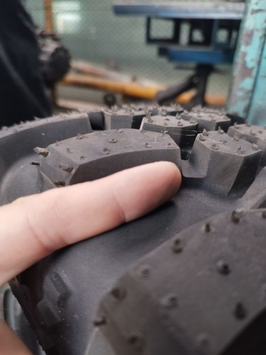 Vând janta tabla cu cauciuc Suzuki Jimny+ suport de prindere