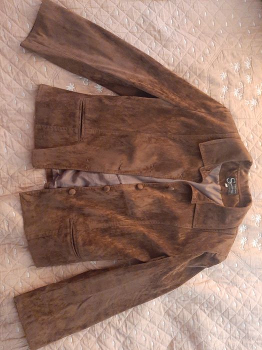 Кафяво сако и панталон