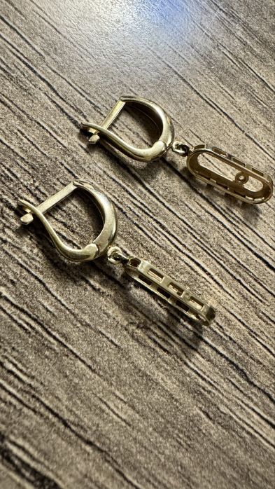 Золотые серьги Messika