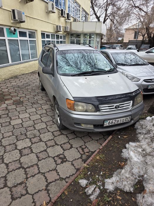 Toyota ipsum продам