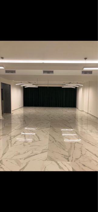 Inchiriez spatiu comercial zona Clujana 123mp