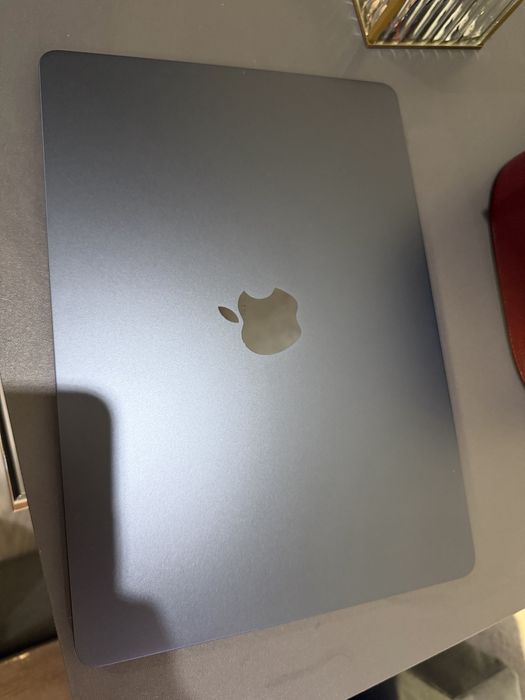 Продам Apple MacBook Air M3 (2024)
