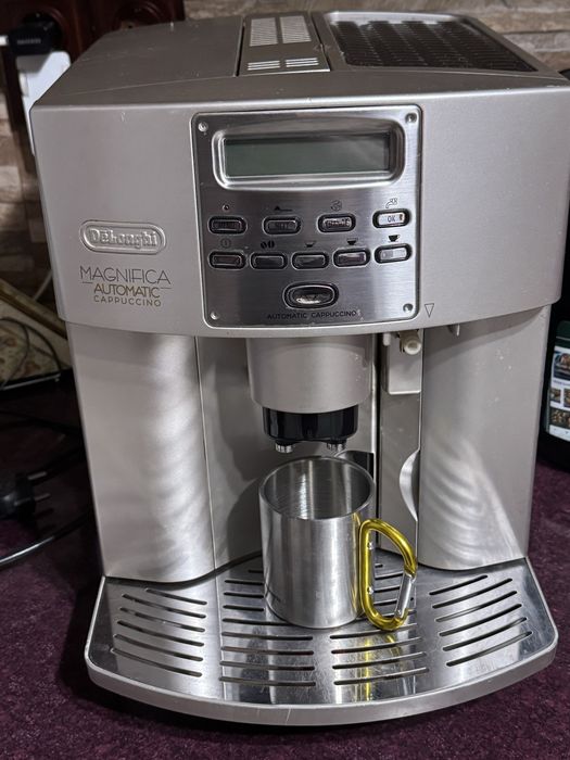 Aparat de cafea Delonghi Magnifica Automatic Cappuccino