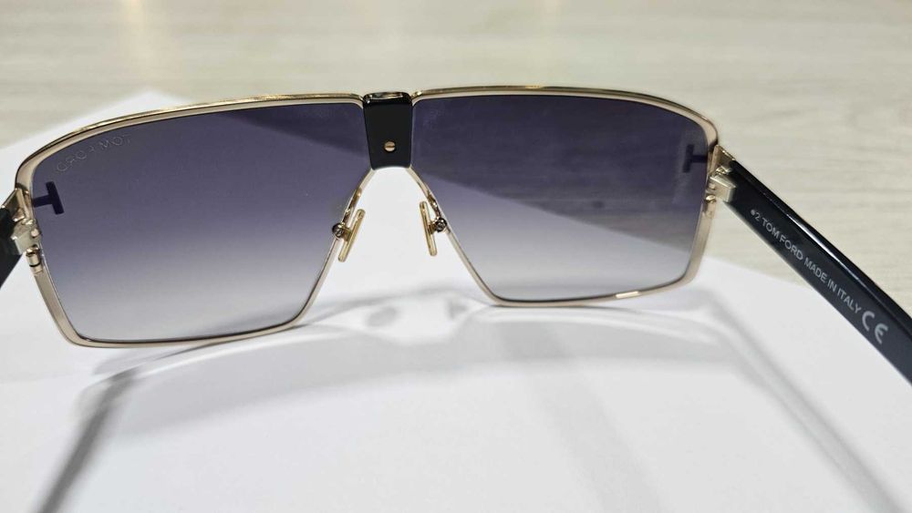 Мъжки слънчеви очила Tom Ford Reno FT0911 28B