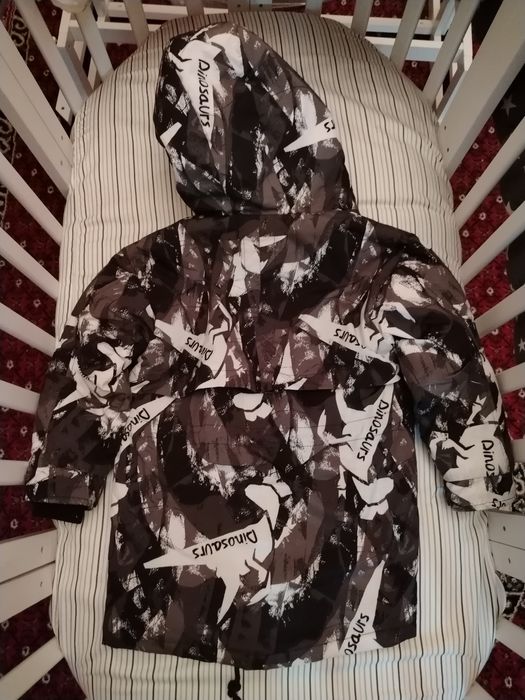 Недорого,новые пуховики на мальчика 3-5 лет.