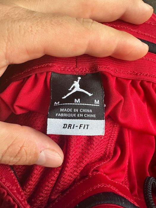 Vand pantaloni scurti barbati Jordan