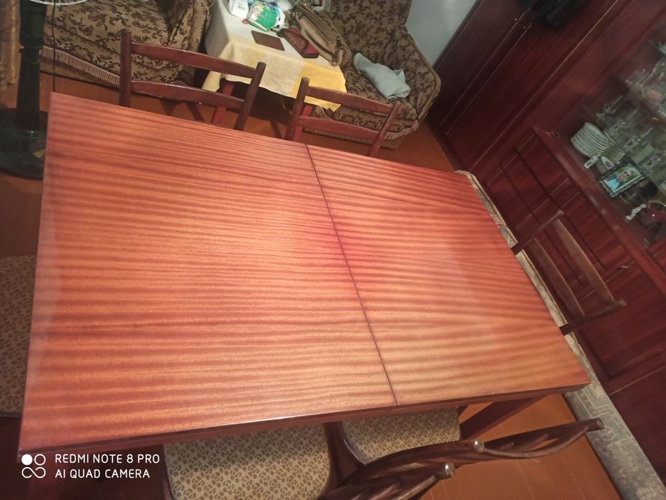 Продается стол + 6 стульев