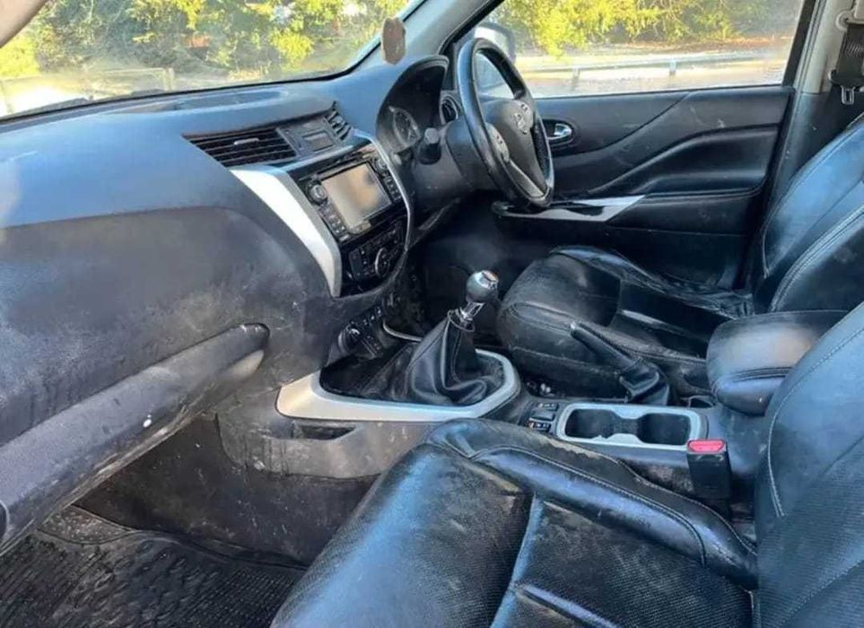 Dezmembrez Nissan Navara NP300 D23  2.3D 2020