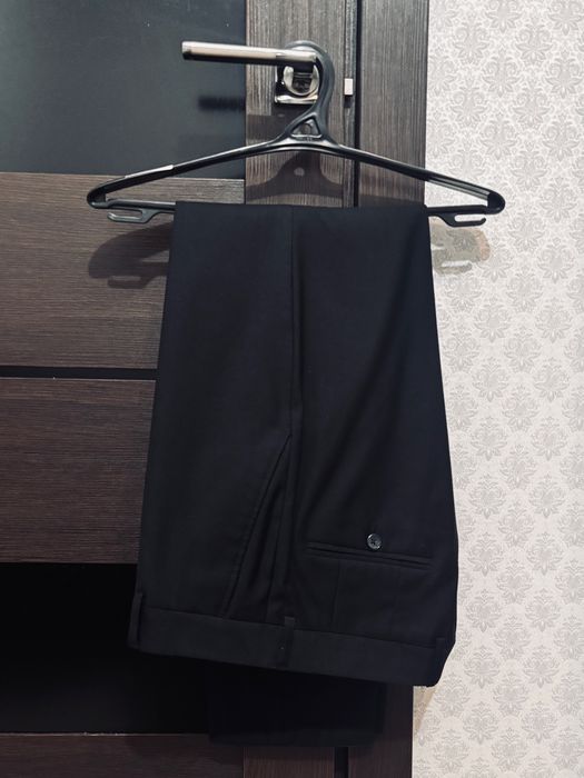 Продам костюм двубортный тройка