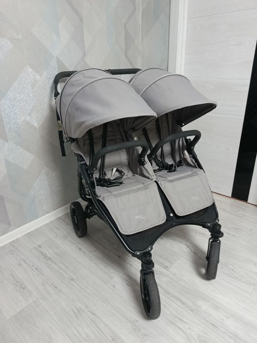 Коляска для двойни