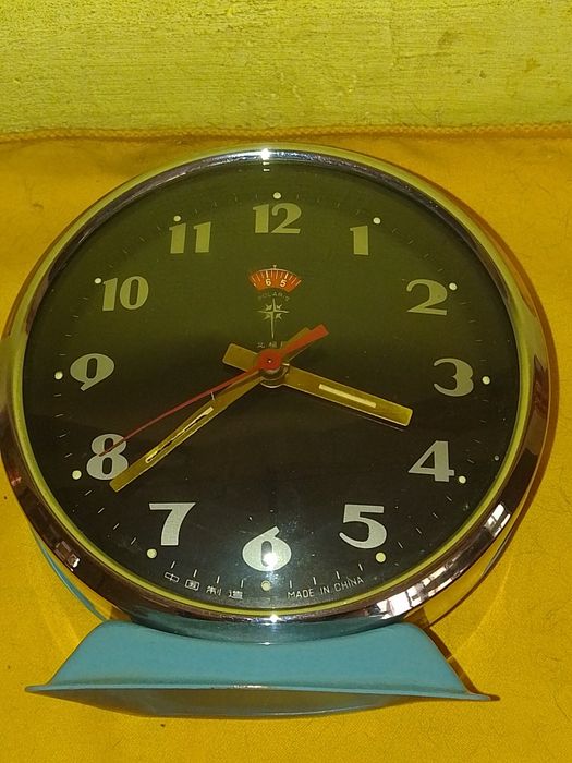 Стар Китайски настолен часовник , будилник  Polaris