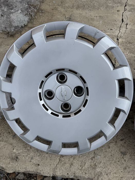 Продам, колпаки на шевроле кобальт.