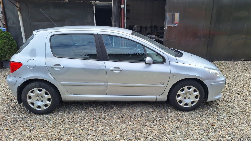 Peugeot 307 2007.  1.6 i.  80000 km