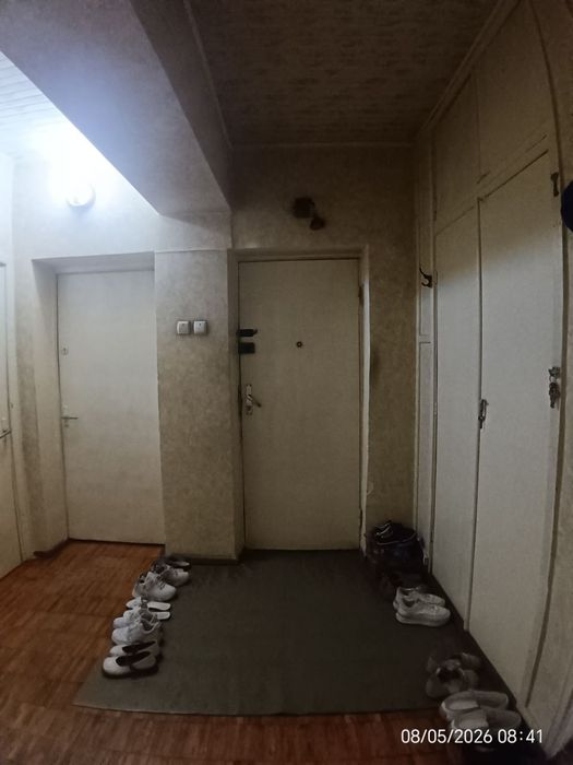 Продаю квартиру 4/2/5 Алмазарский район. Станция метро "Беруний"