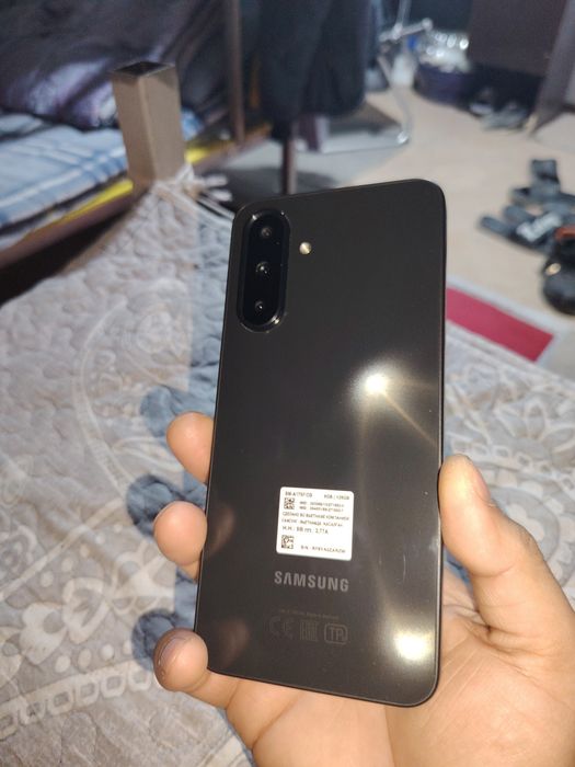 Samsung A17 6/128 holati yangi