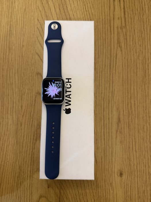 Смарт часовник Apple watch SE 40 mm silver